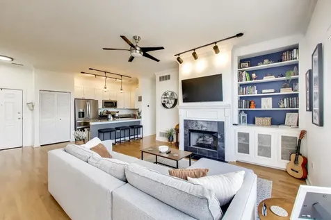 2342 West Bloomingdale Avenue Chicago IL 60647