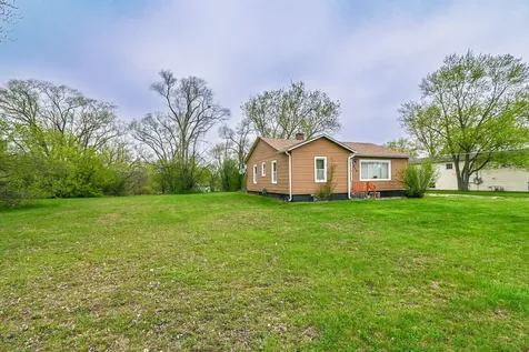 2710 30TH Street Zion IL 60099