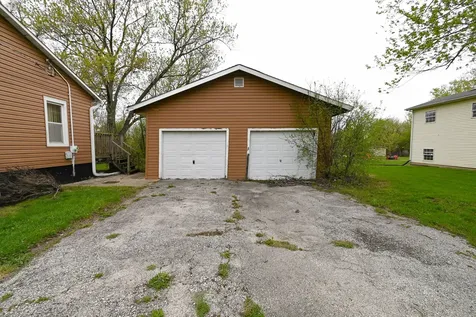 2710 30TH Street Zion IL 60099