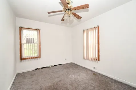 2710 30TH Street Zion IL 60099