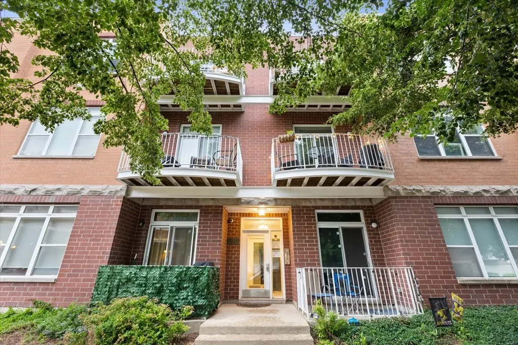 940 West Fry Street Chicago IL 60642