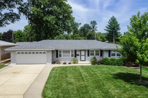 16 Woodruff Drive Bloomington IL 61701