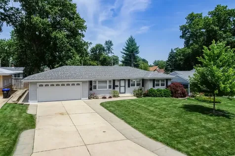16 Woodruff Drive Bloomington IL 61701