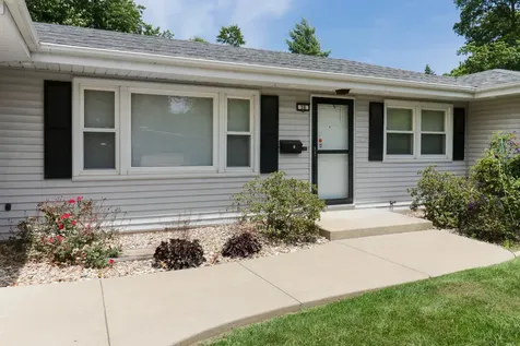 16 Woodruff Drive Bloomington IL 61701