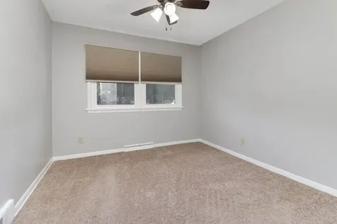 16 Woodruff Drive Bloomington IL 61701