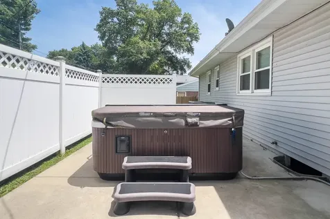 16 Woodruff Drive Bloomington IL 61701