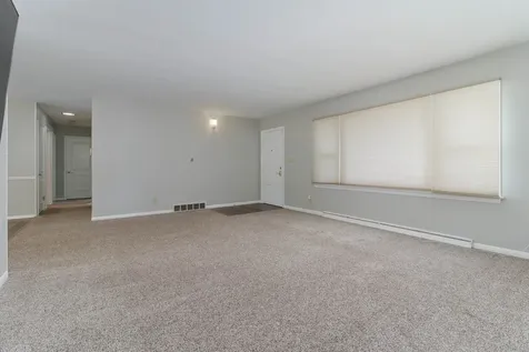 16 Woodruff Drive Bloomington IL 61701