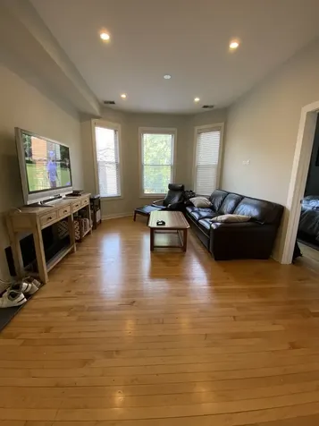 2778 North Kenmore Avenue Chicago IL 60614