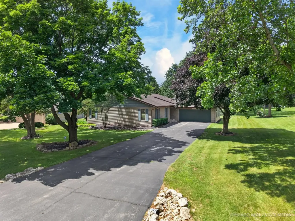 10062 Jesters Row Roscoe IL 61073