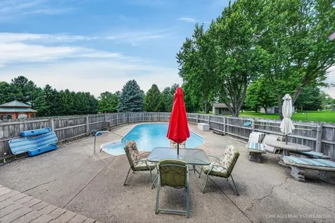 10062 Jesters Row Roscoe IL 61073