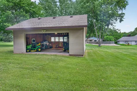 10062 Jesters Row Roscoe IL 61073