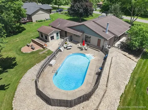 10062 Jesters Row Roscoe IL 61073