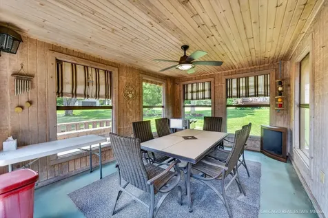 10062 Jesters Row Roscoe IL 61073