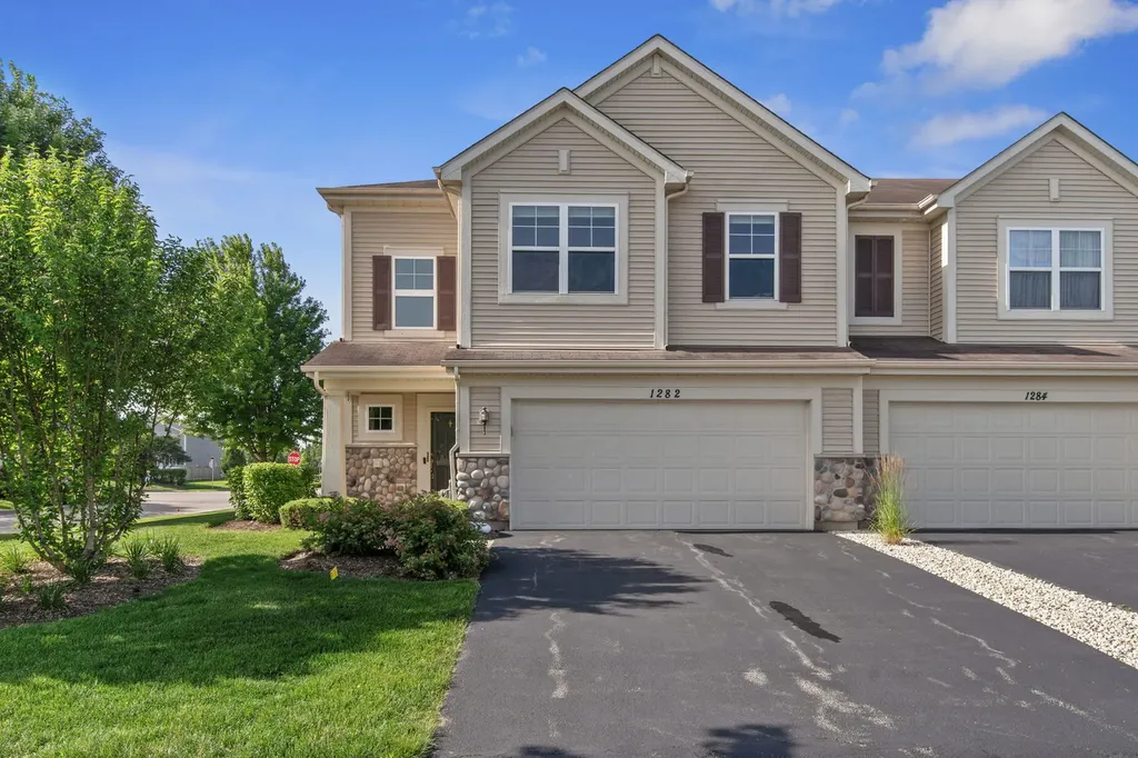 1282 Newport Circle Pingree Grove IL 60140