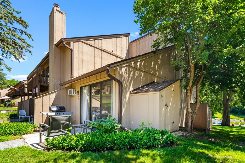 32 Montego Colony Fox Lake IL 60020