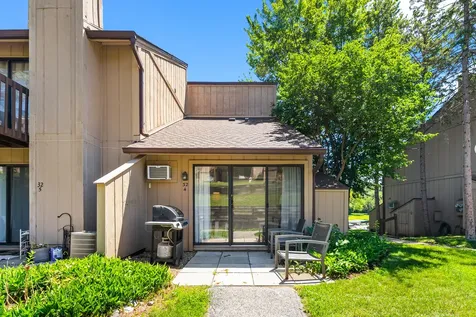 32 Montego Colony Fox Lake IL 60020