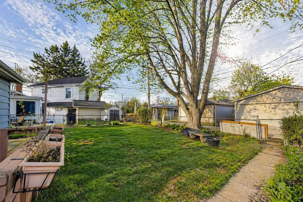 7810 Kilbourn Avenue Skokie IL 60076