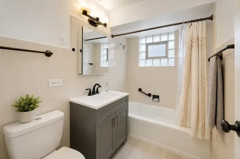 7810 Kilbourn Avenue Skokie IL 60076
