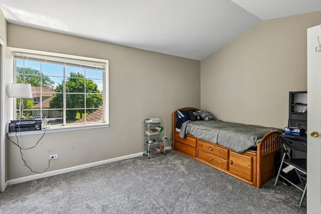 421 Lakeview Circle Bolingbrook IL 60440