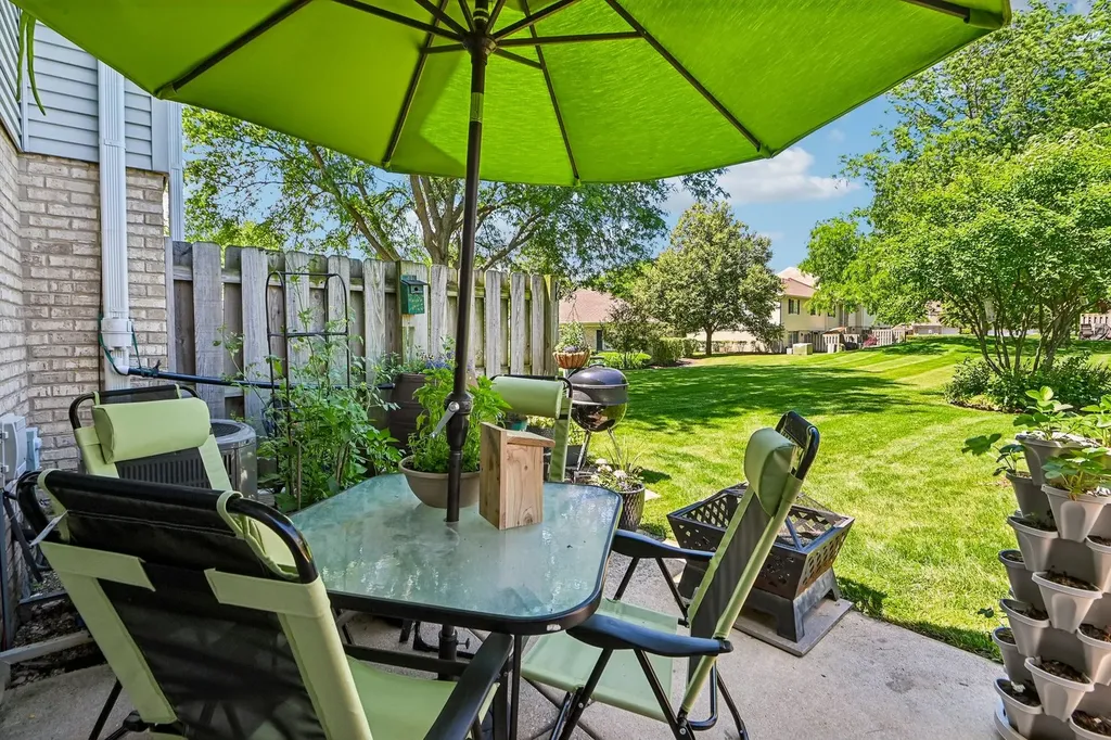 421 Lakeview Circle Bolingbrook IL 60440