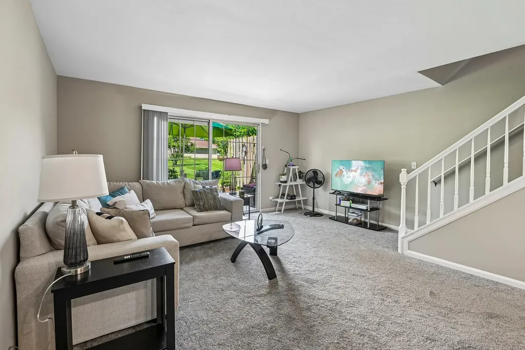 421 Lakeview Circle Bolingbrook IL 60440