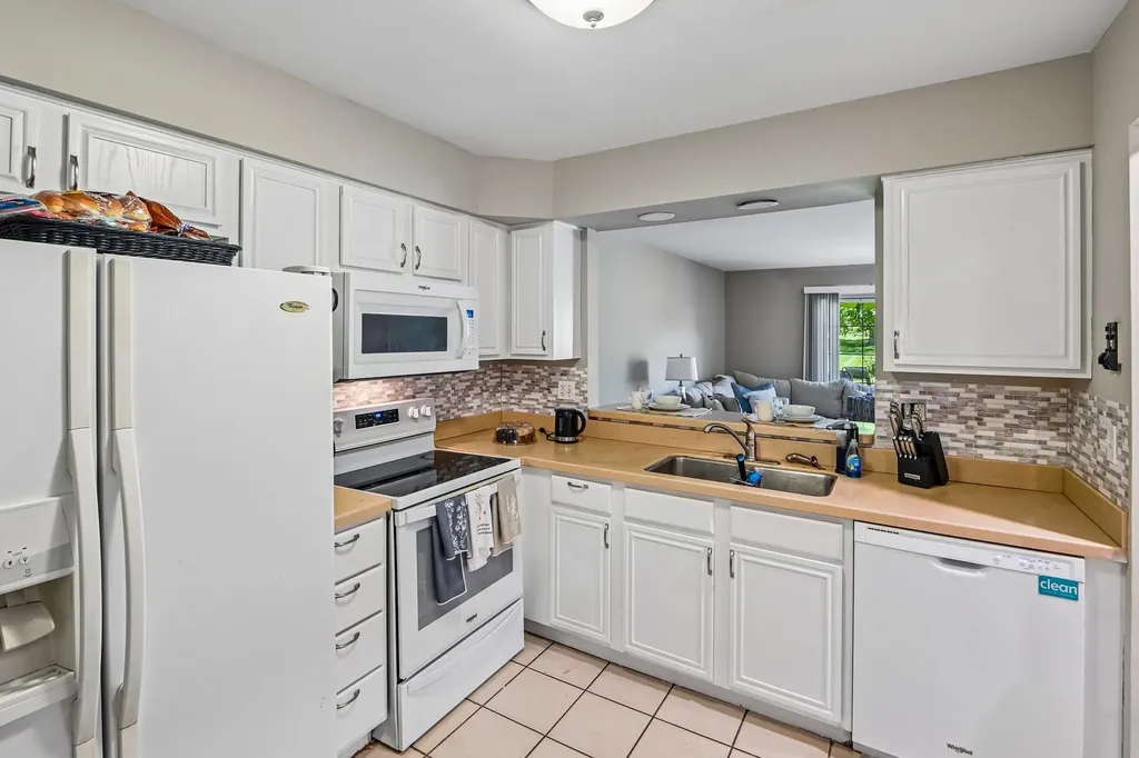 421 Lakeview Circle Bolingbrook IL 60440