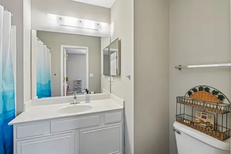 421 Lakeview Circle Bolingbrook IL 60440