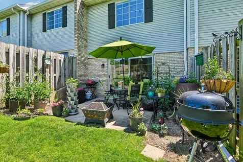 421 Lakeview Circle Bolingbrook IL 60440