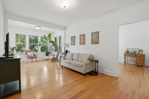 240 South Maple Avenue Oak Park IL 60302
