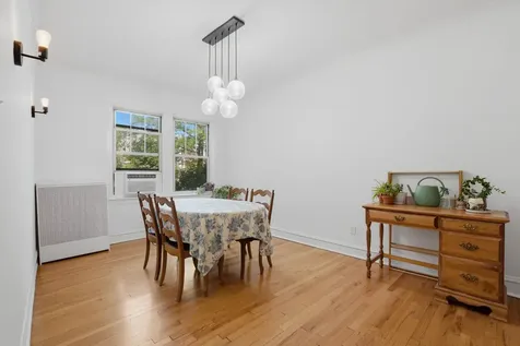 240 South Maple Avenue Oak Park IL 60302