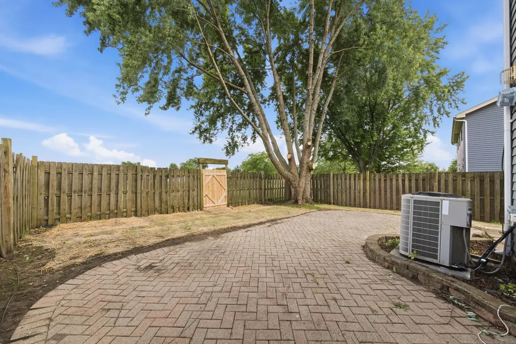 1140 Brunswick Lane Aurora IL 60504