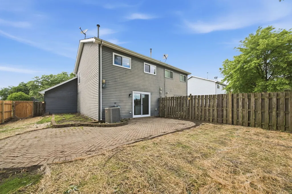 1140 Brunswick Lane Aurora IL 60504
