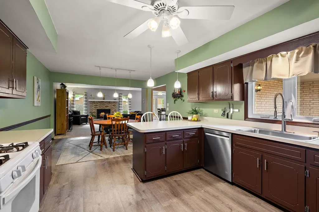 7617 West 158th Court Orland Park IL 60462