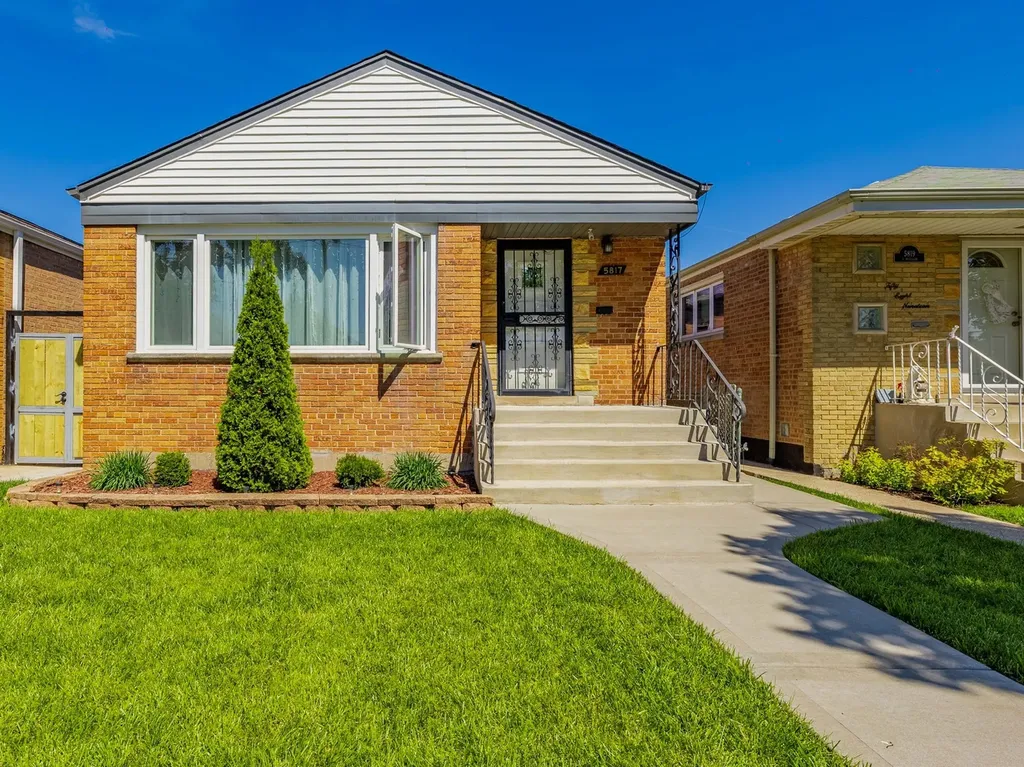 5817 South Mulligan Avenue Chicago IL 60638