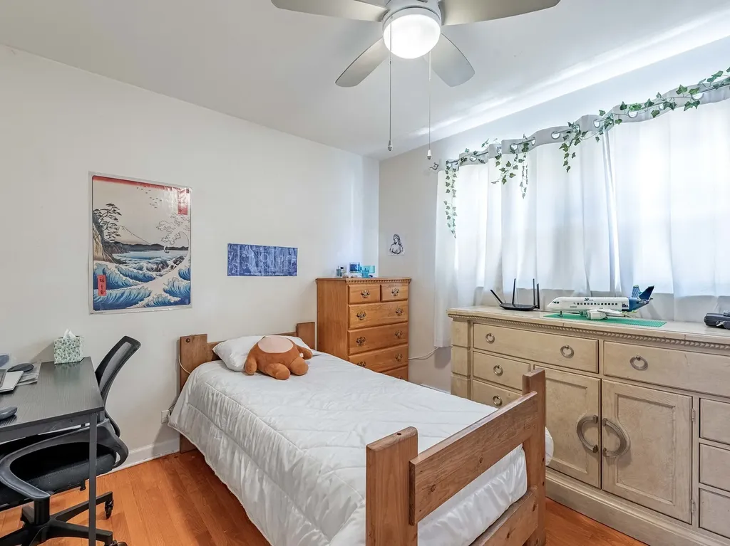 5817 South Mulligan Avenue Chicago IL 60638