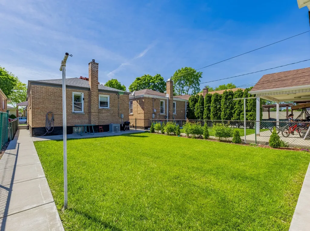 5817 South Mulligan Avenue Chicago IL 60638