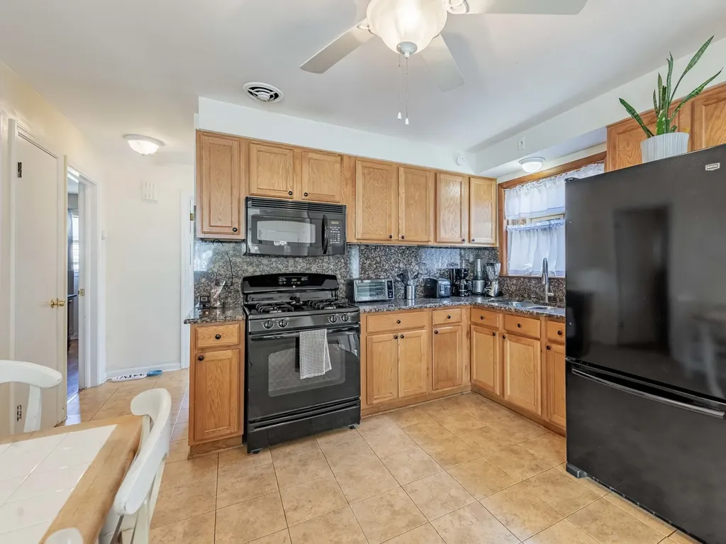 5817 South Mulligan Avenue Chicago IL 60638