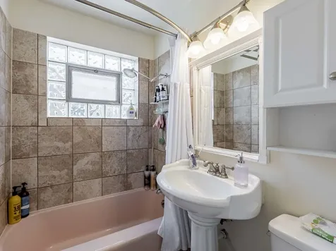 5817 South Mulligan Avenue Chicago IL 60638