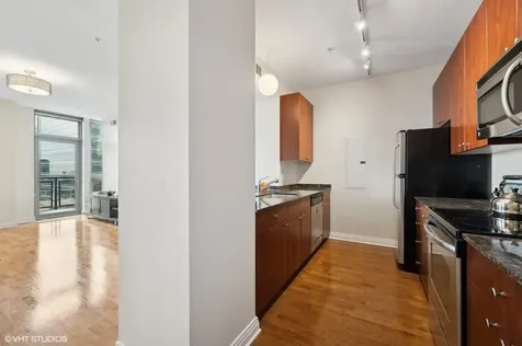 565 West Quincy Street Chicago IL 60661