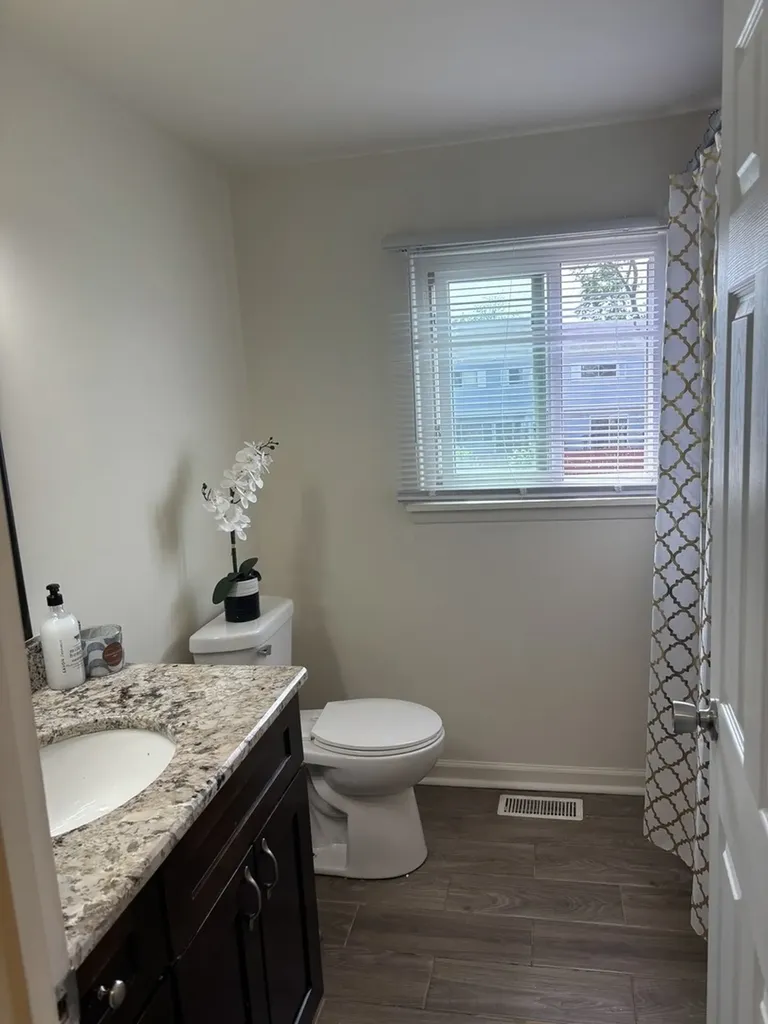 111 Greentree Court Bolingbrook IL 60440