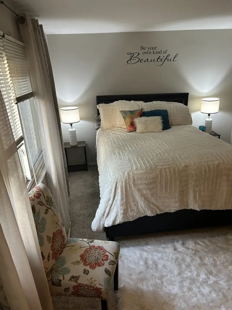 111 Greentree Court Bolingbrook IL 60440