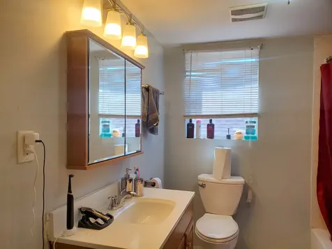 5028 West Parker Avenue Chicago IL 60639