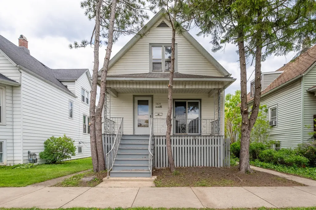 5834 West Byron Street Chicago IL 60634
