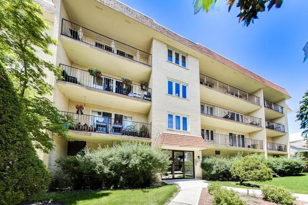 6300 West Montrose Avenue Chicago IL 60634