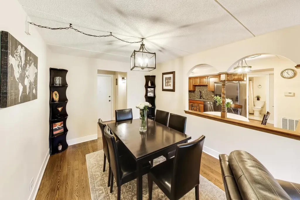 6300 West Montrose Avenue Chicago IL 60634