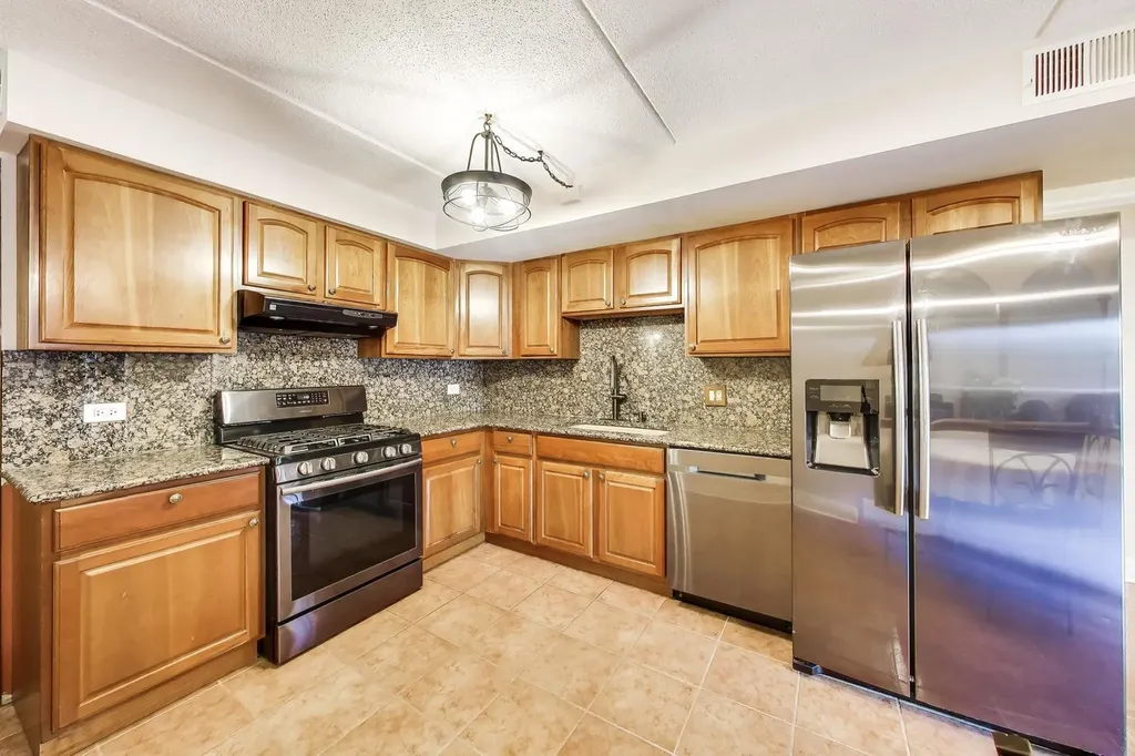 6300 West Montrose Avenue Chicago IL 60634