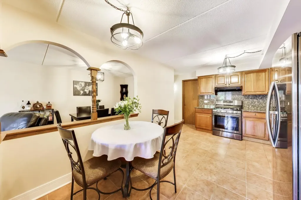 6300 West Montrose Avenue Chicago IL 60634