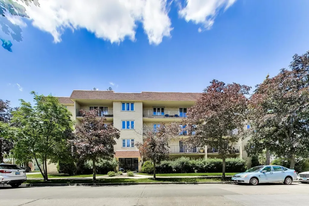 6300 West Montrose Avenue Chicago IL 60634