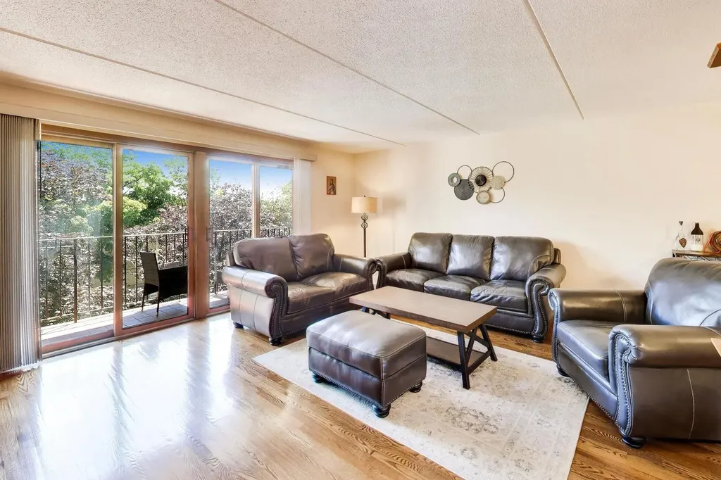 6300 West Montrose Avenue Chicago IL 60634
