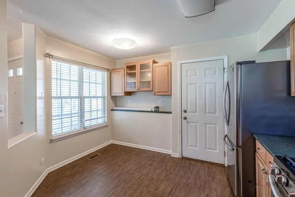 162 Fairfield Lane Carol Stream IL 60188